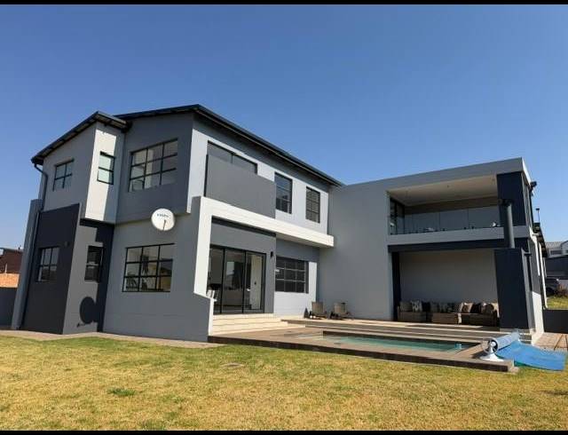5 BEDROOM HOUSE FOR SALE IN FOUNTAINBROOK ESTATE